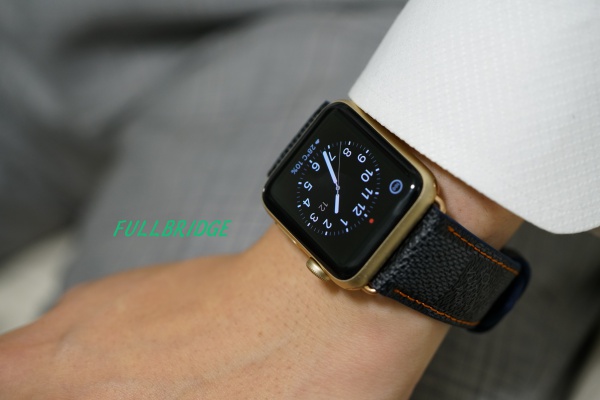 アップルウォッチ(AppleWatch)／LV(ルイヴィトン・ヴェルティカル ダミエ・グラフィット)黒ダミエ素材を使用した時計ベルト(ストラップ)オーダーメイド(ビスポーク)／オレンジステッチ／社外Dバックル／裏地黒ラバー(FULLBRIDGE別注ラバー)／ネイビーコバ(切り目)本磨き