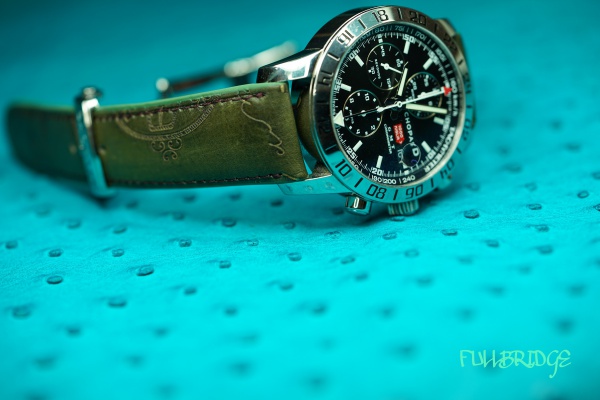 Chopard・Mille Miglia・GMT×Berluti Calligraphy／ショパール・ミッレミリア・クロノグラフ／ベルルッティ・カリグラフィ皮革×裏地クロコダイル・コバ(切り目)本磨き仕上げ／ウォッチストラップ(時計ベルト)×純正Dバックル×社外ネジ対応／フルオーダーメイド／ビスポーク