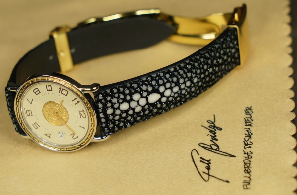 Hermès Sellier Date × Galuchat Strap ― 別物のオーラを纏う時計へ